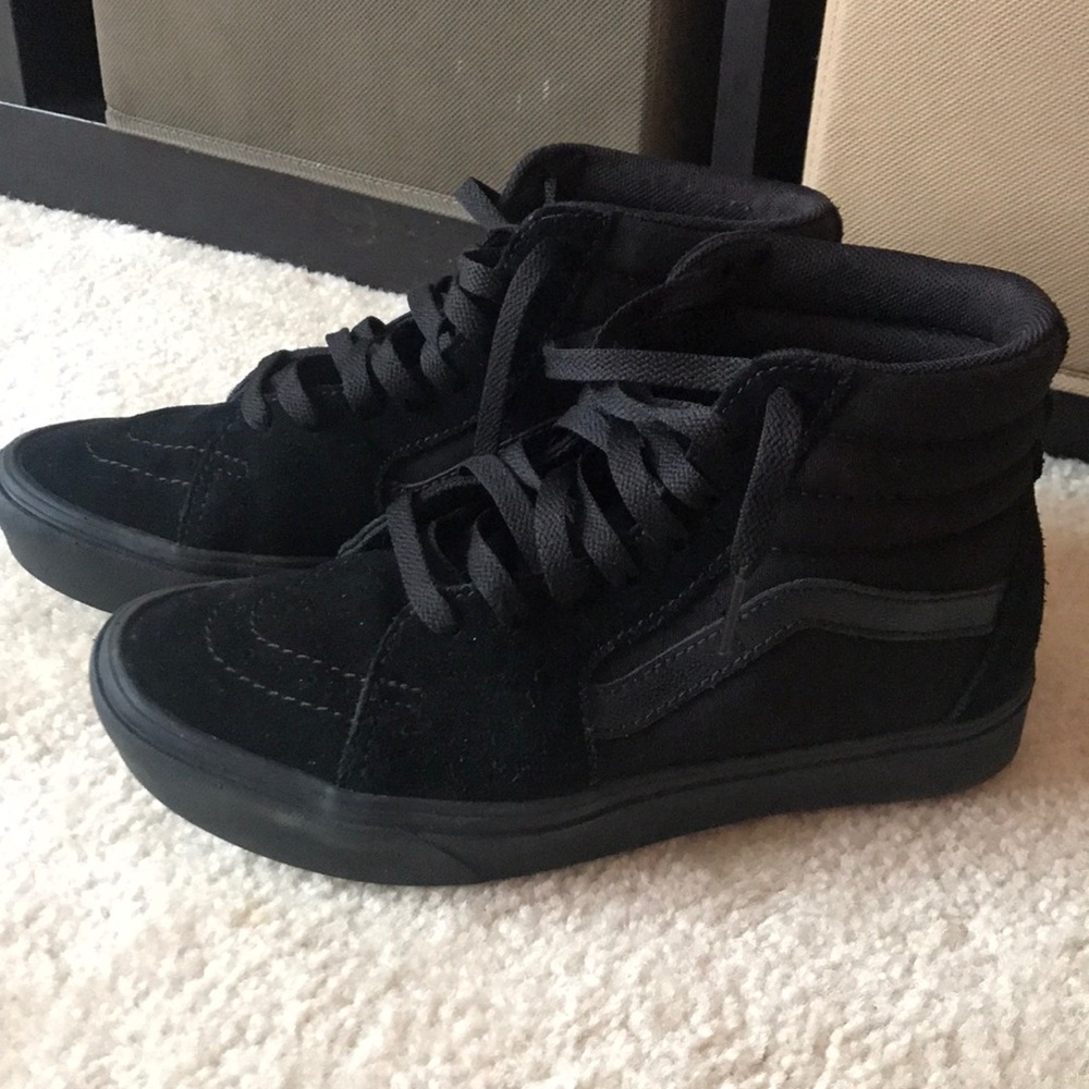 Comfy Cush Sk8-Hi All Black Vans